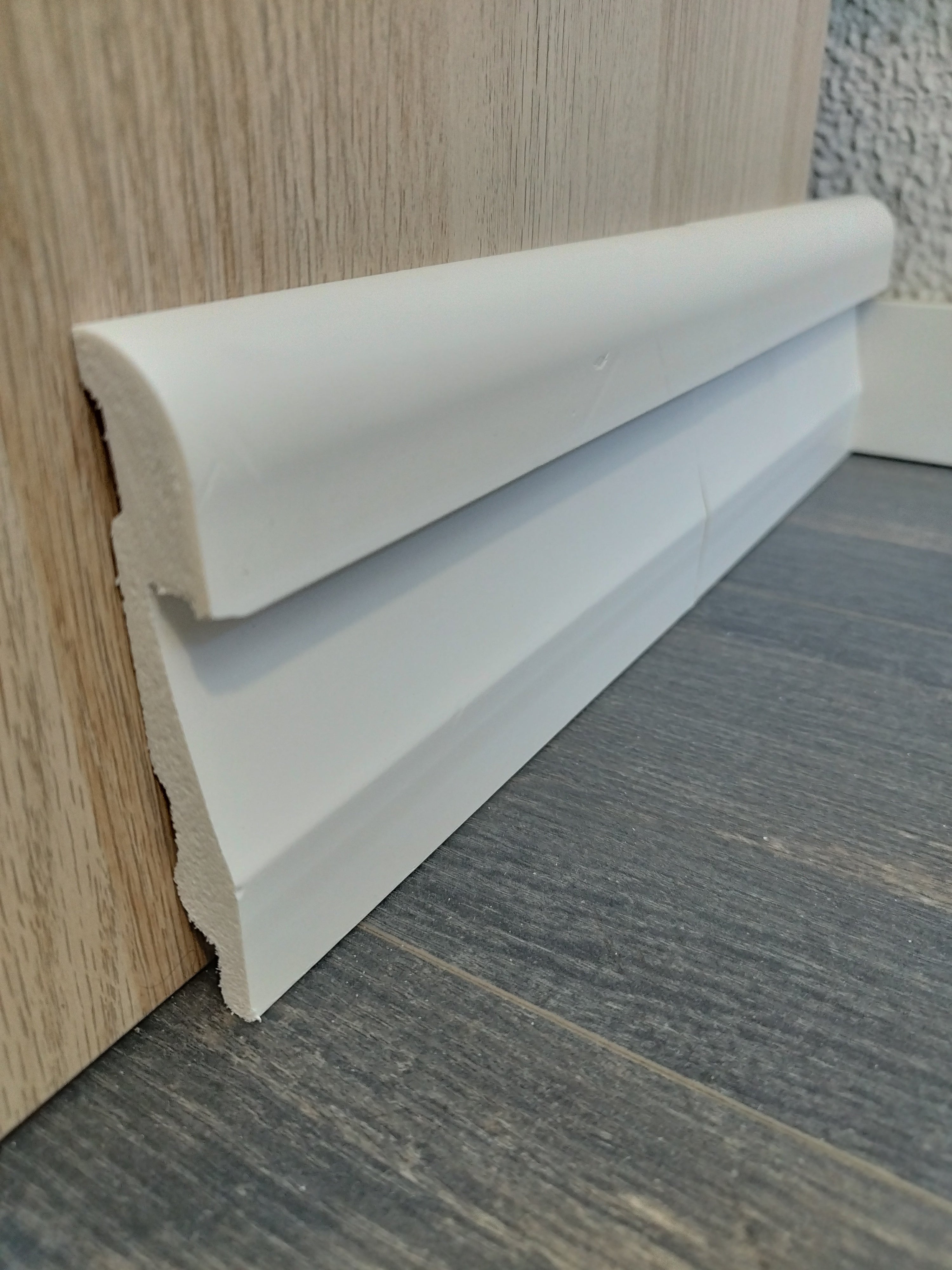 Rodapé Poliestireno HD - Led 115 mm-Caixa