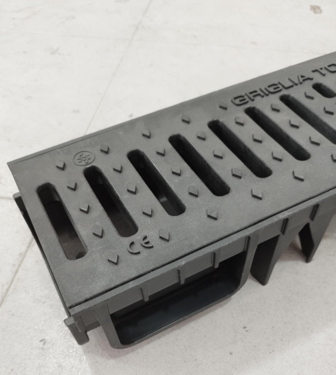 Canal Evolution com Grelha Poliamida Alt. desde 8.5cm