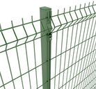 Vedação malha 2 verde, estrutura robusta para delimitação e proteção de espaços.
