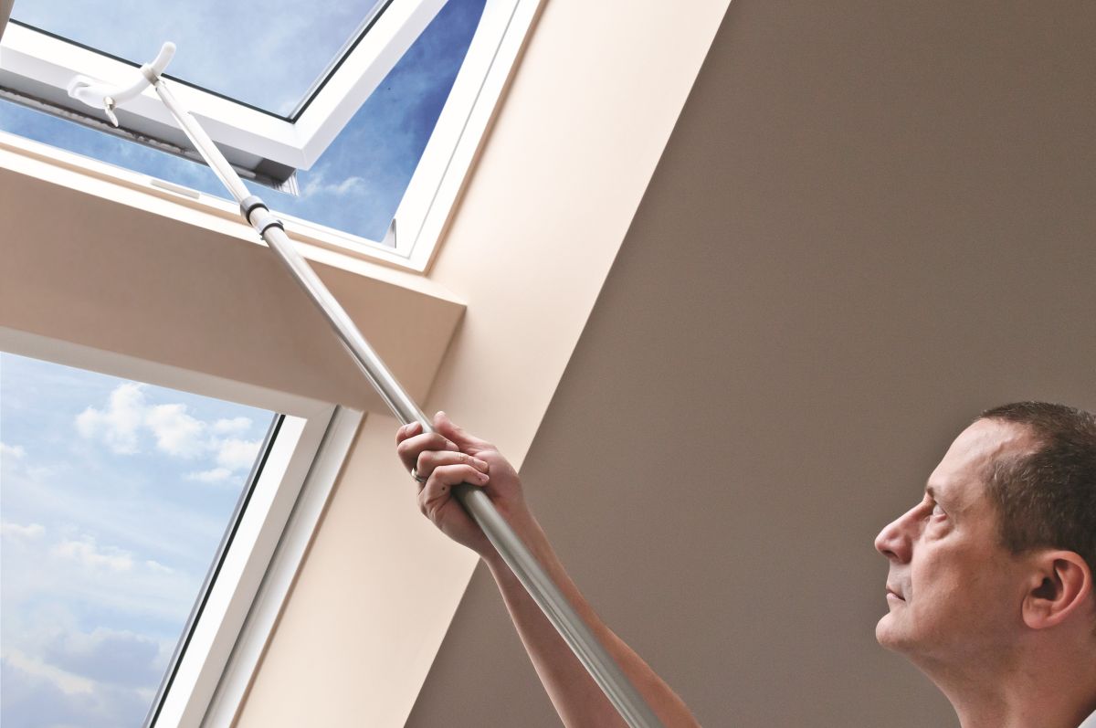 Peça ADO achatada, resistente e funcional. Ideal para aplicações específicas em construção ou acabamento.