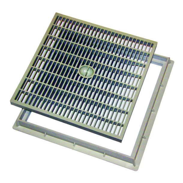 Grelha com aro em PP, resistente e funcional para sistemas de drenagem.