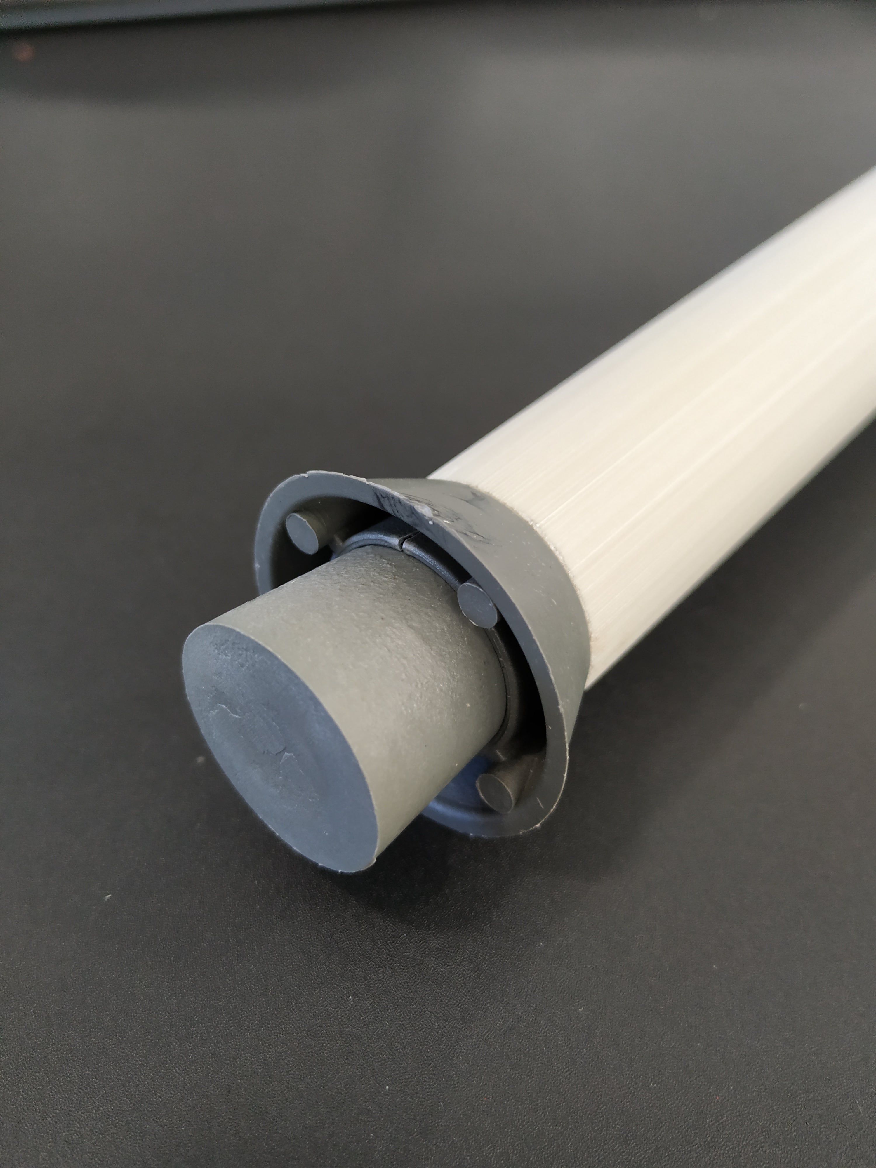 Tubo resistente, ideal para instalações hidráulicas e elétricas. Solução durável e versátil para diferentes aplicações.