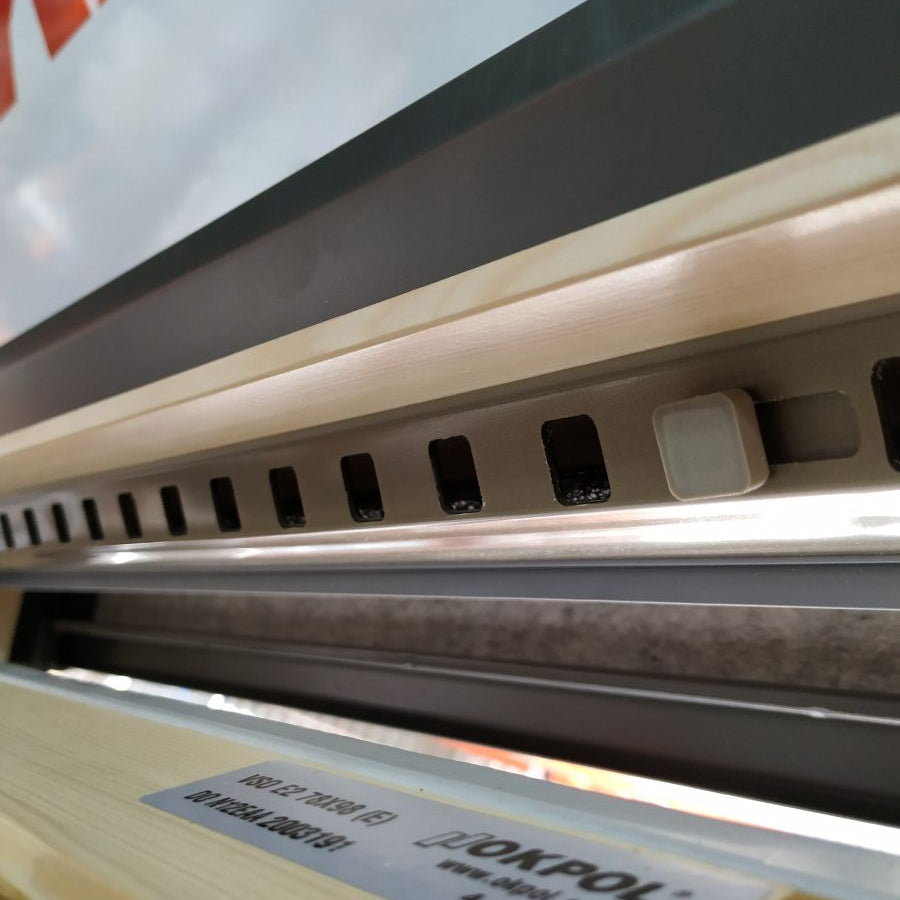 Janela de Sótão Abertura Basculante Dobradiça Central | VSO