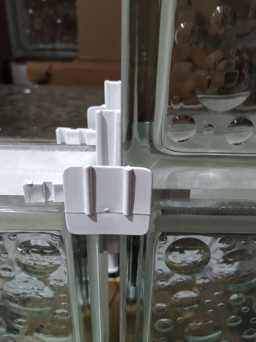 CRUZETAS DISTANCIADORAS PARA BLOCO DE VIDRO