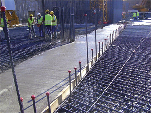 Painel nervurado Affimetal, resistente e durável. Ideal para coberturas e revestimentos estruturais.