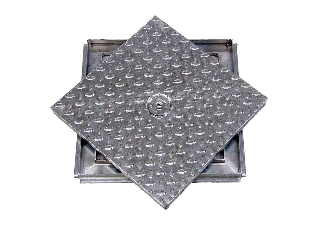 Espátula rasa, ideal para acabamentos de superfícies e aplicação de argamassas.