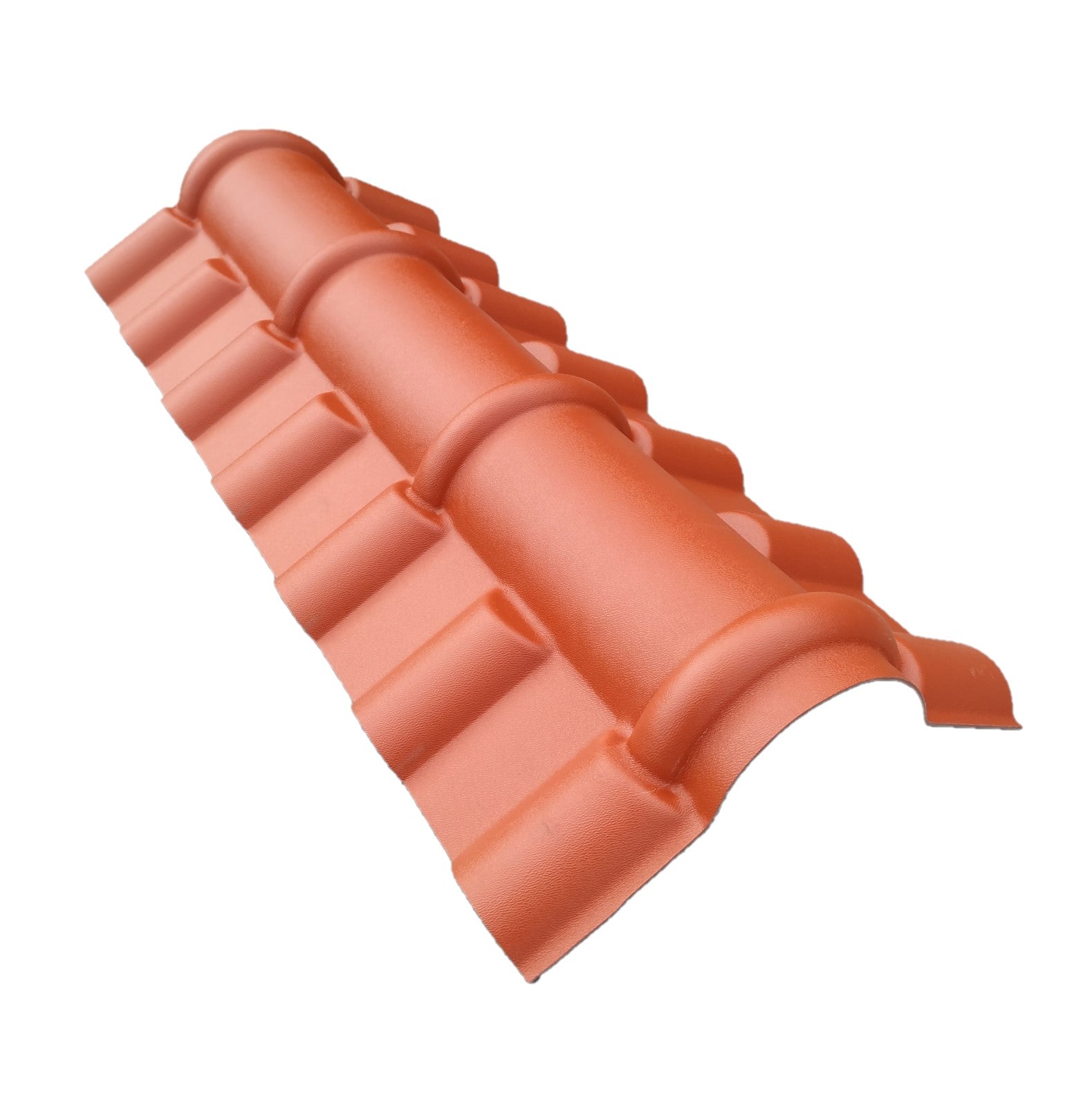 Cumeeira Valência, peça robusta para acabamento de telhados e proteção contra infiltrações.