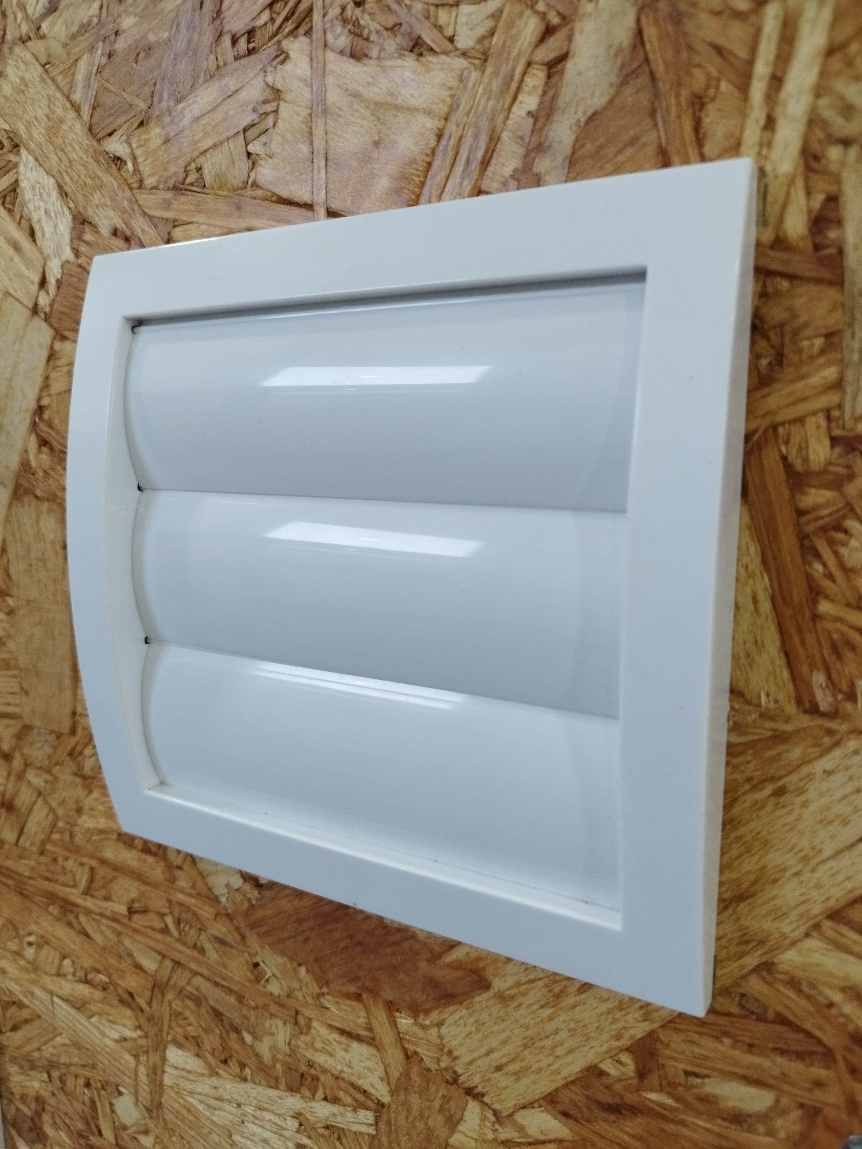 Grelha de Ventilação | ABS com Lamelas