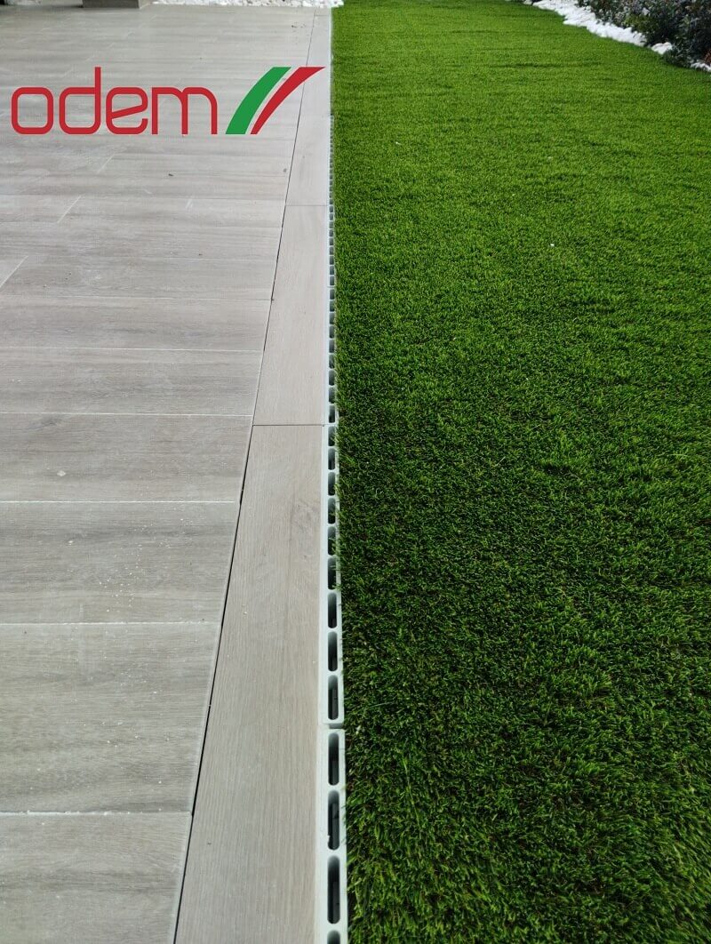 Canal em PP com Grelha Oculta h 9.5cm