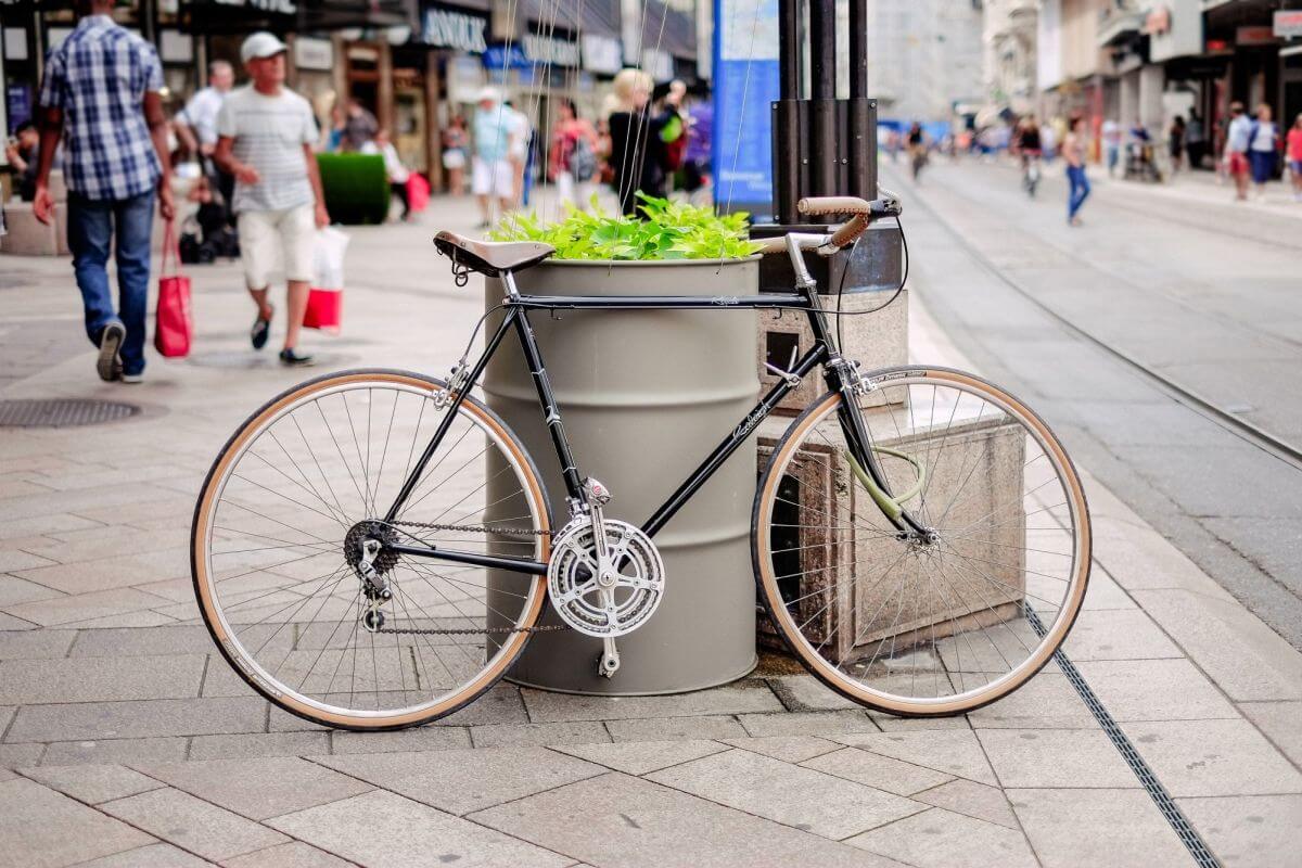 Grelha UCan, resistente e funcional. Indicada para escoamento eficiente de águas pluviais.
