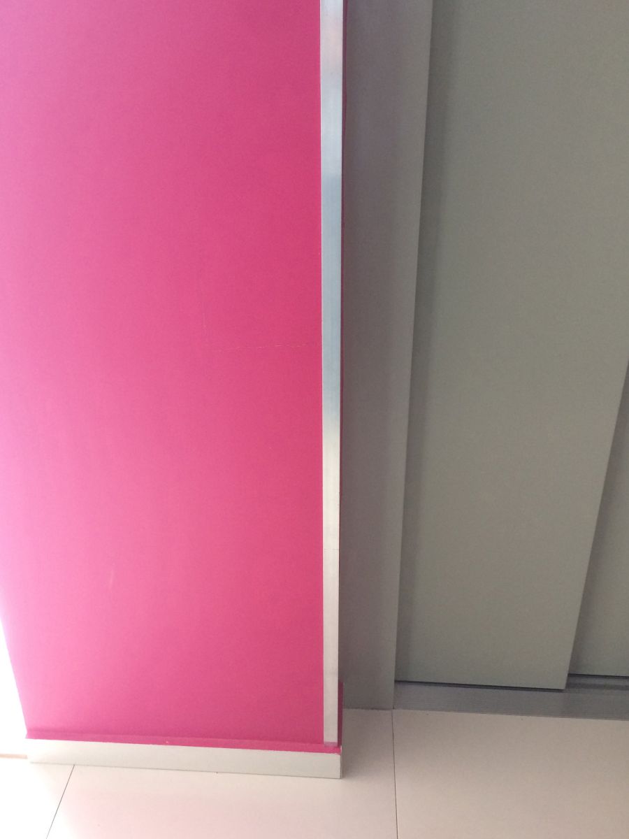 Cantoniera, peça resistente para reforço de estruturas e acabamentos.