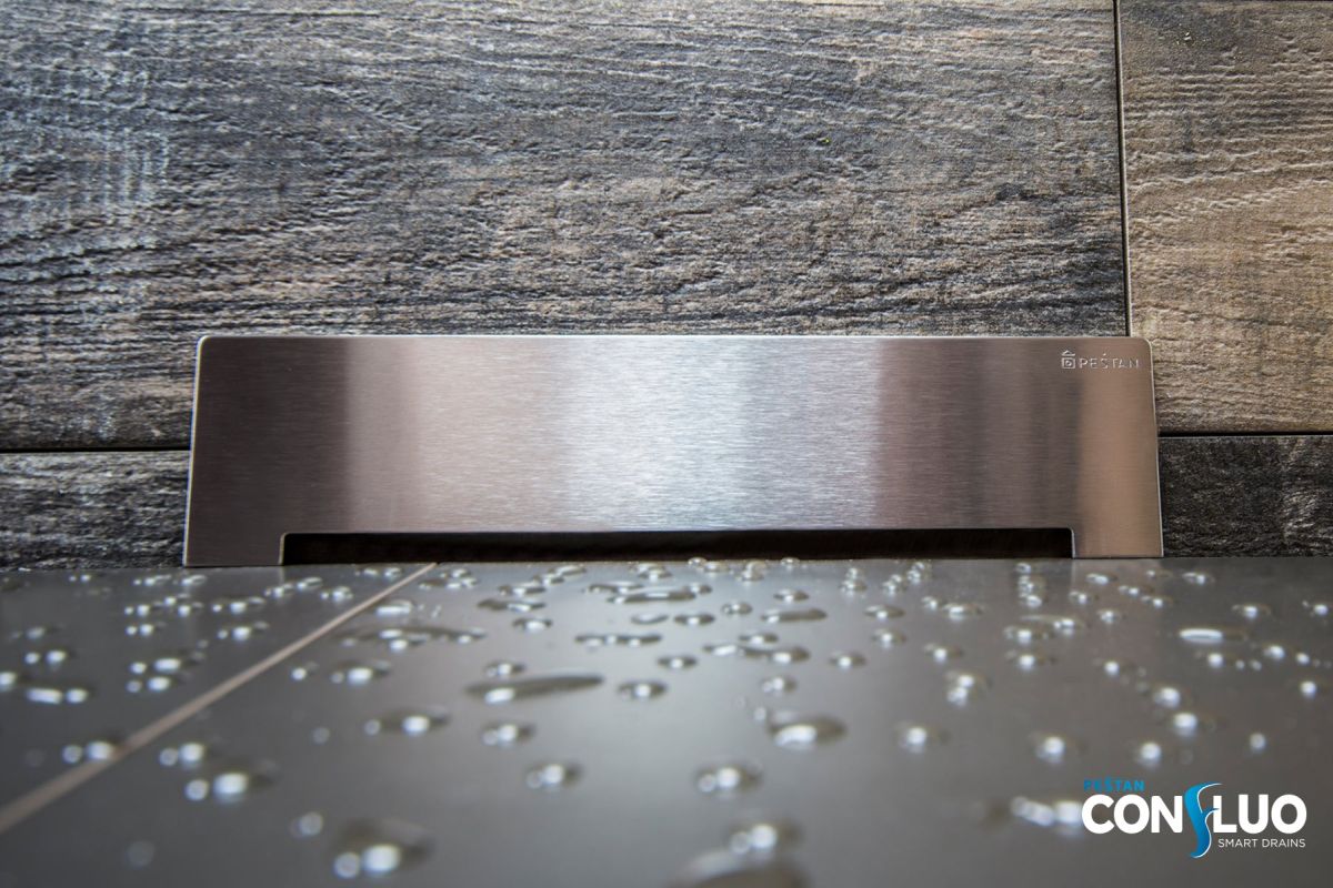 Ralo de parede Confluo Wall, solução discreta e eficiente para drenagem de águas.