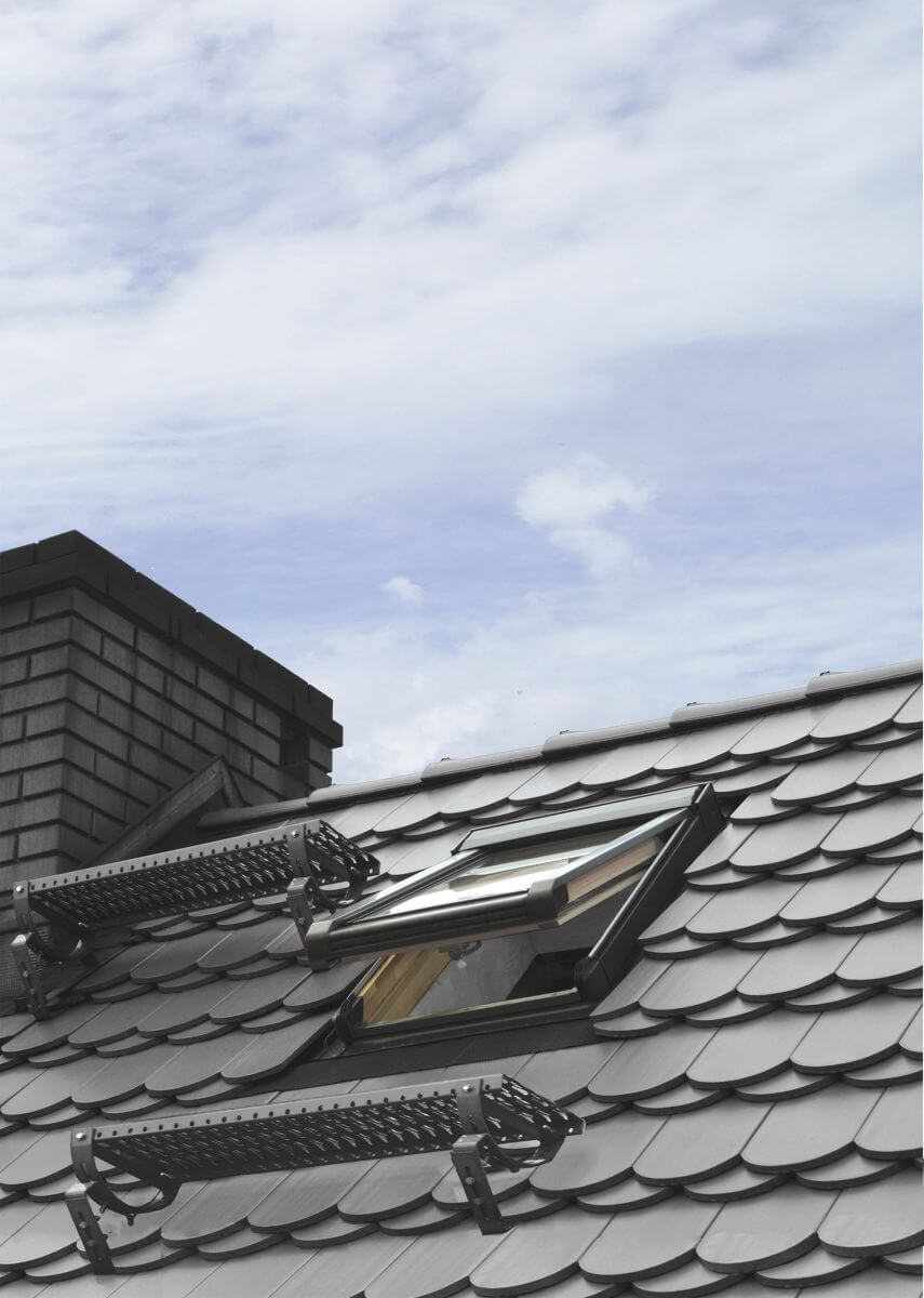 Janela IGWX, modelo inovador para iluminação e ventilação eficiente em telhados.