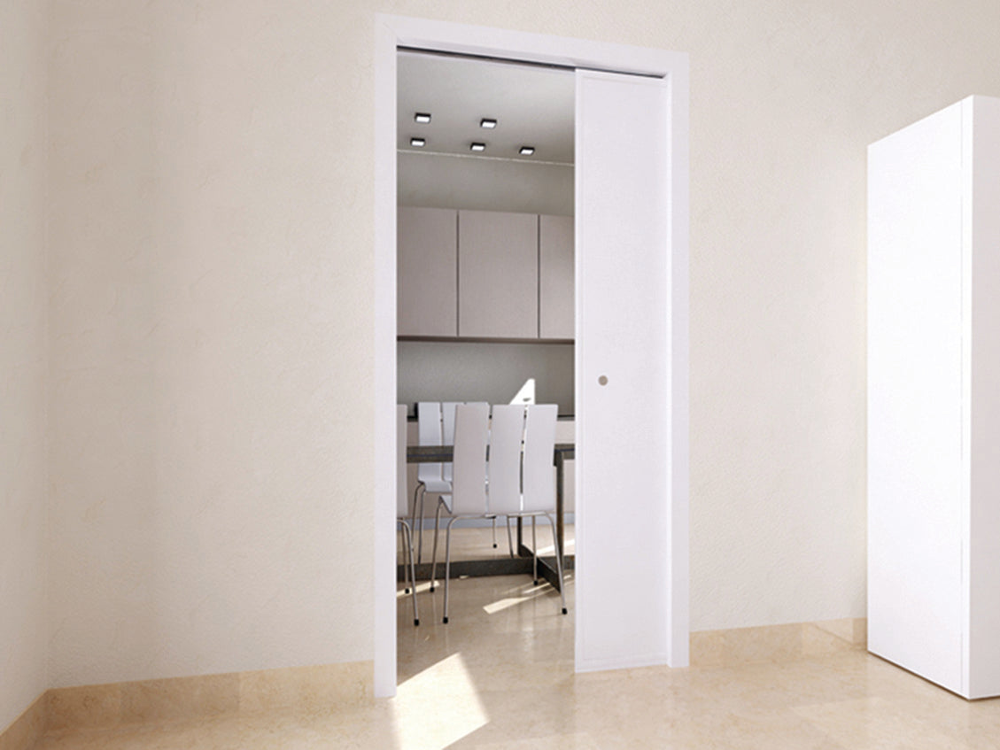 Porta resistente, design moderno e funcional para interiores e exteriores.