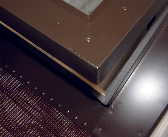 Janela alternativa, design funcional e eficiente. Solução prática para iluminação e ventilação de espaços.